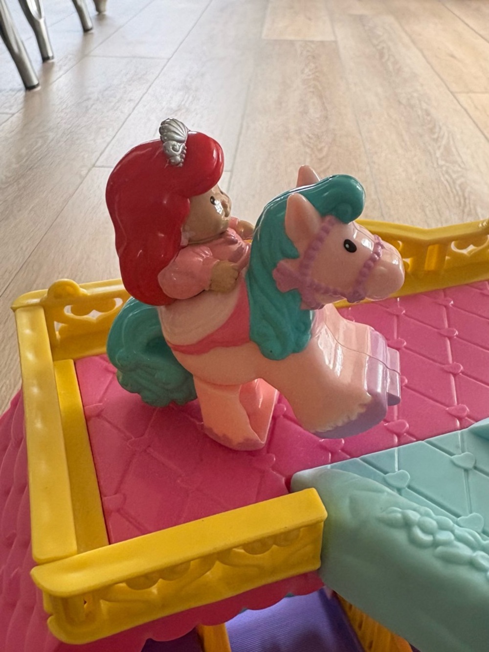 Fisher-Price Little People Disney Princess Castle - Ariel Klip Klop - Picture 6 of 8